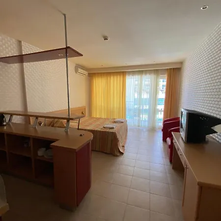 Apartment Miramar Front Self Catering No Swim Pool Access *