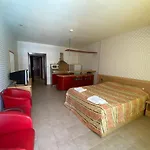 Miramar Front Self Catering No Swim Pool Access 아파트 *
