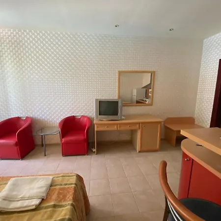 Miramar Front Self Catering No Swim Pool Access * Napospart