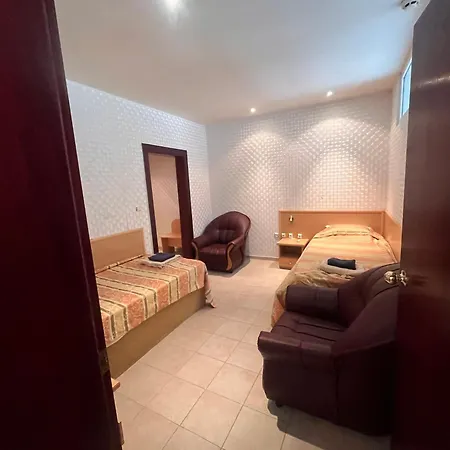 Daire Miramar Front Self Catering No Swim Pool Access *