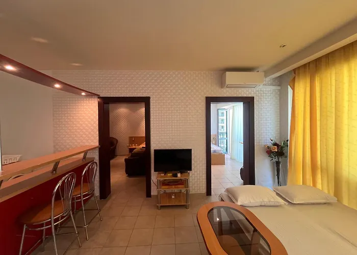 Miramar Front Self Catering No Swim Pool Access Apartament Słoneczny Brzeg