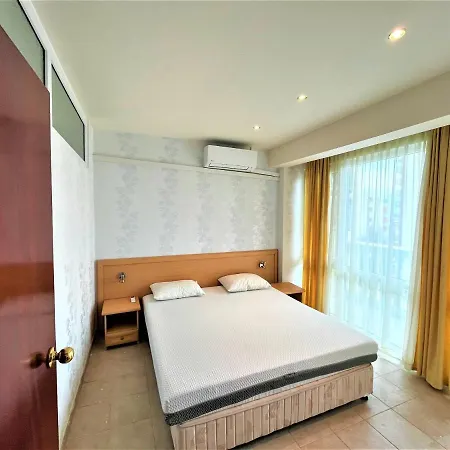 Miramar Front Self Catering No Swim Pool Access Apartament *