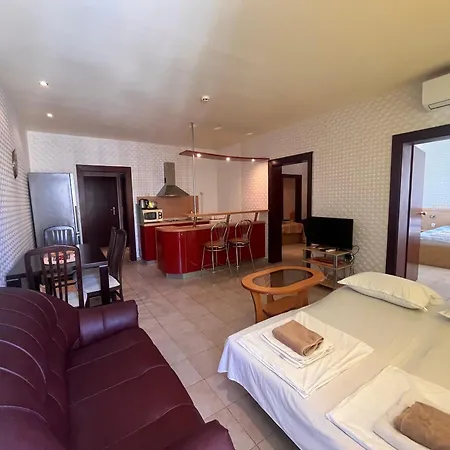 Miramar Front Self Catering Apartment *