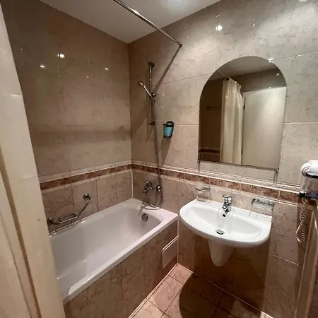 Miramar Front Self Catering No Swim Pool Access Διαμέρισμα