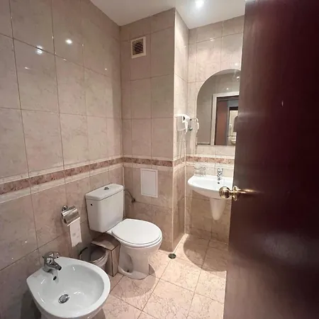 Διαμέρισμα Miramar Front Self Catering No Swim Pool Access *