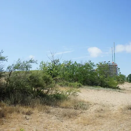 Miramar Front Self Catering Апартамент