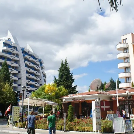 Miramar Front Self Catering Apartment *