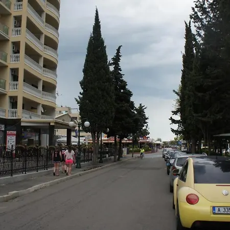 Miramar Front Self Catering No Swim Pool Access Apartament *