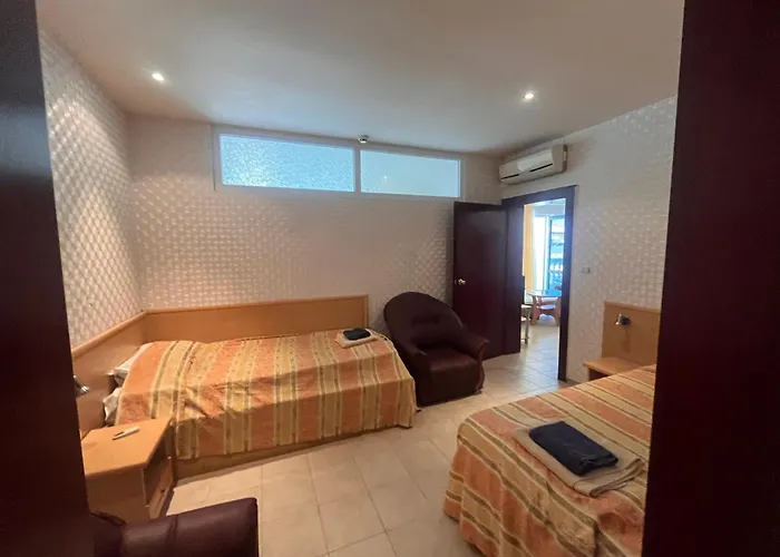 Miramar Front Self Catering No Swim Pool Access Apartman