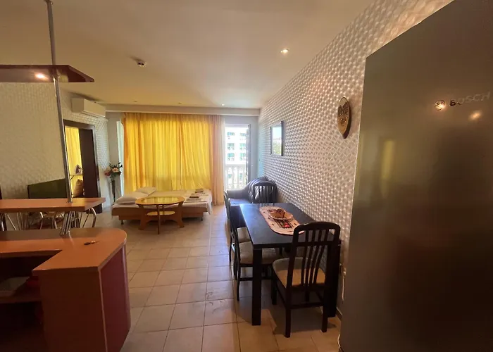 Miramar Front Self Catering No Swim Pool Access Apartman *