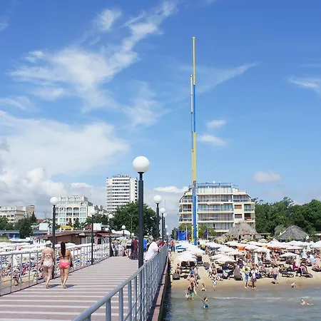 アパート Miramar Front Self Catering No Swim Pool Access サニービーチ