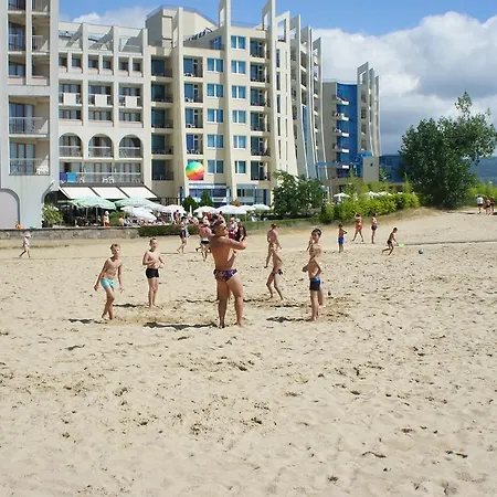 Miramar Front Self Catering No Swim Pool Access アパート サニービーチ