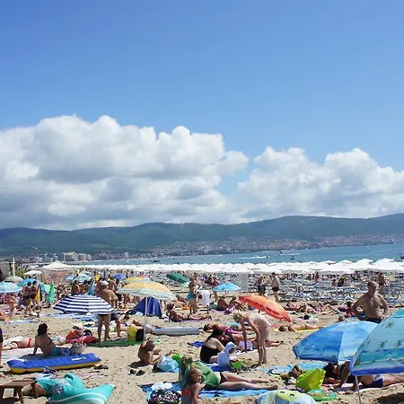 Miramar Front Self Catering No Swim Pool Access アパート *