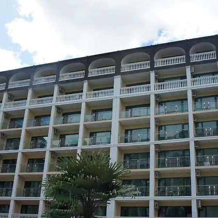 Miramar Front Self Catering No Swim Pool Access * サニービーチ