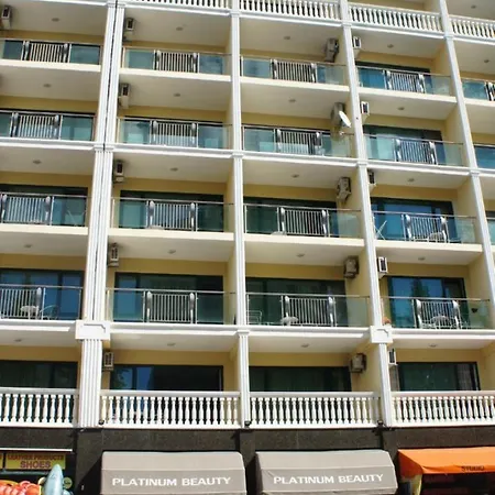 Miramar Front Self Catering No Swim Pool Access アパート *